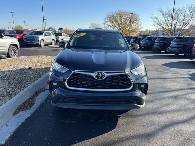 used 2021 Toyota Highlander car, priced at $32,500