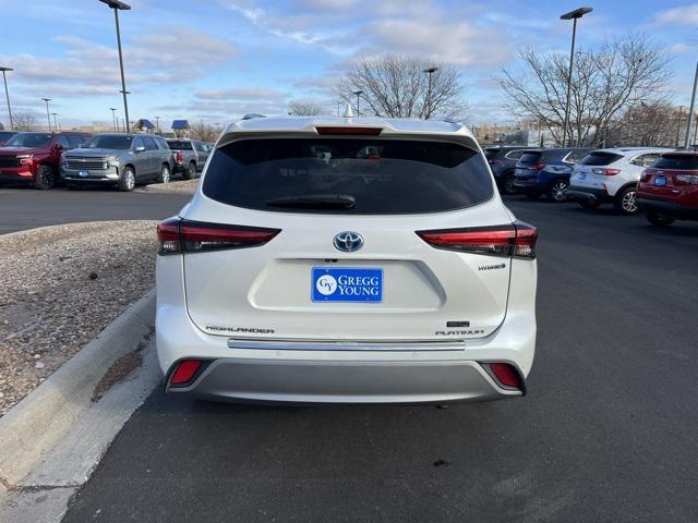 used 2020 Toyota Highlander Hybrid car, priced at $33,500