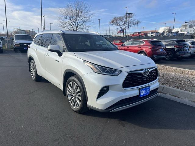 used 2020 Toyota Highlander Hybrid car, priced at $33,500