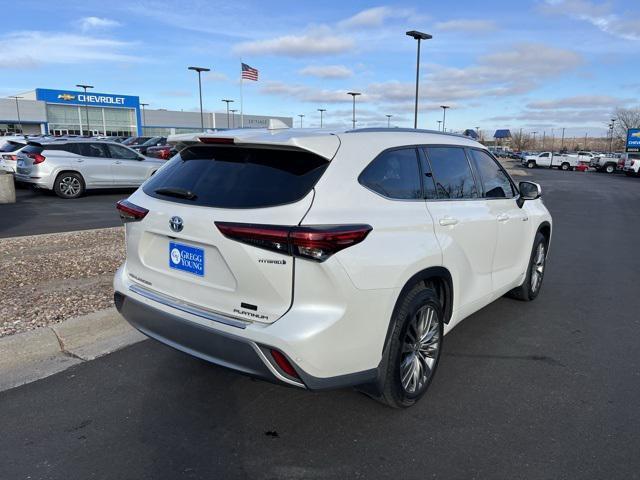 used 2020 Toyota Highlander Hybrid car, priced at $33,500