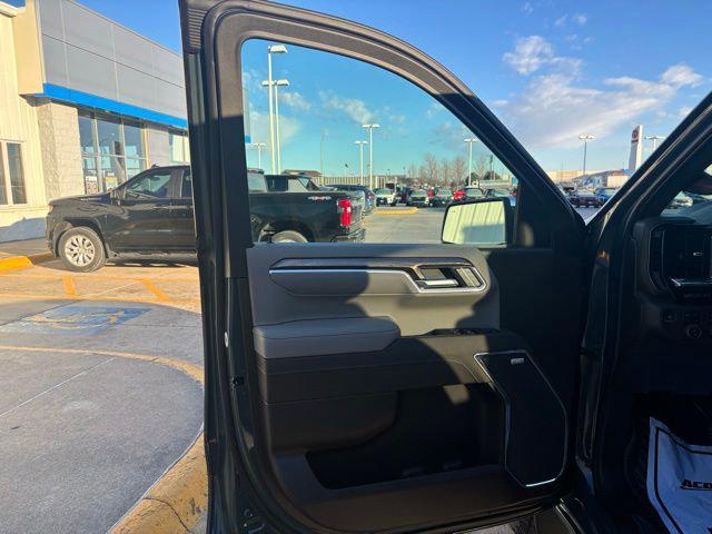 new 2025 Chevrolet Silverado 1500 car, priced at $61,000
