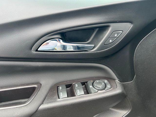 used 2022 Chevrolet Equinox car, priced at $23,750