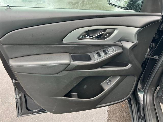 used 2022 Chevrolet Traverse car, priced at $28,000