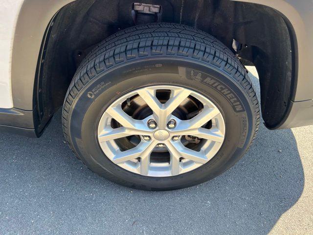used 2023 Jeep Grand Cherokee L car, priced at $34,700