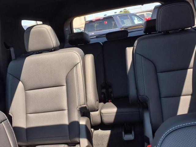 new 2025 Chevrolet Traverse car, priced at $52,819