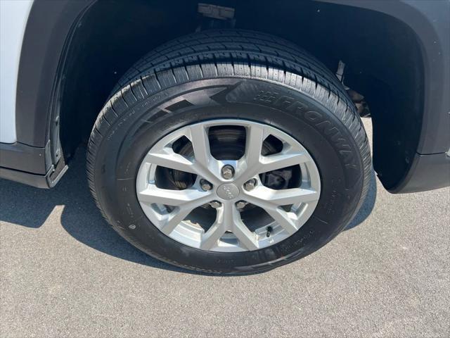 used 2023 Jeep Grand Cherokee car, priced at $33,200