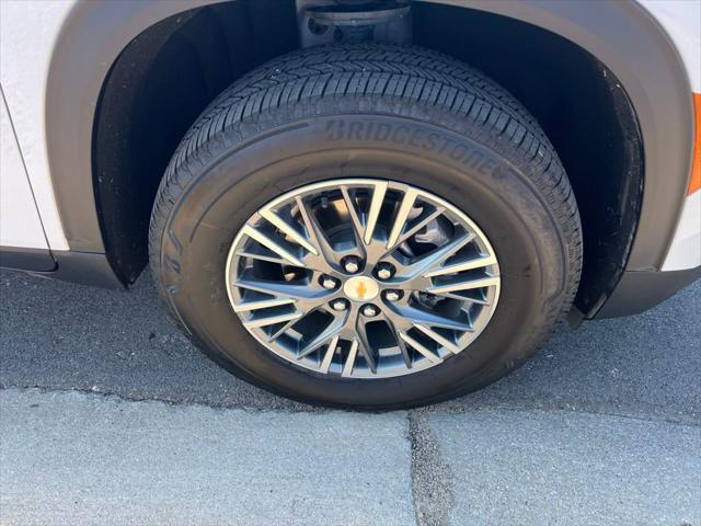 used 2025 Chevrolet Traverse car, priced at $41,500