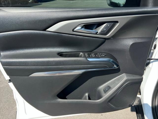 used 2025 Chevrolet Traverse car, priced at $41,500