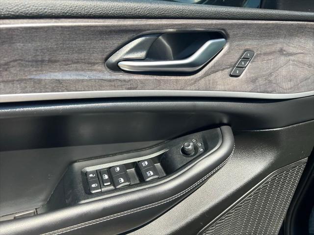 used 2023 Jeep Grand Cherokee car, priced at $32,750