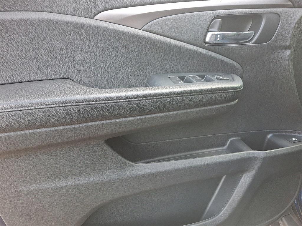 used 2022 Honda Pilot car, priced at $25,295