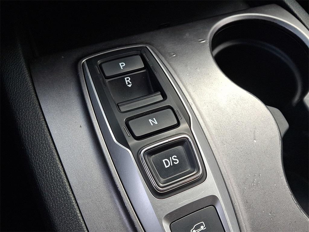 used 2022 Honda Pilot car, priced at $25,295