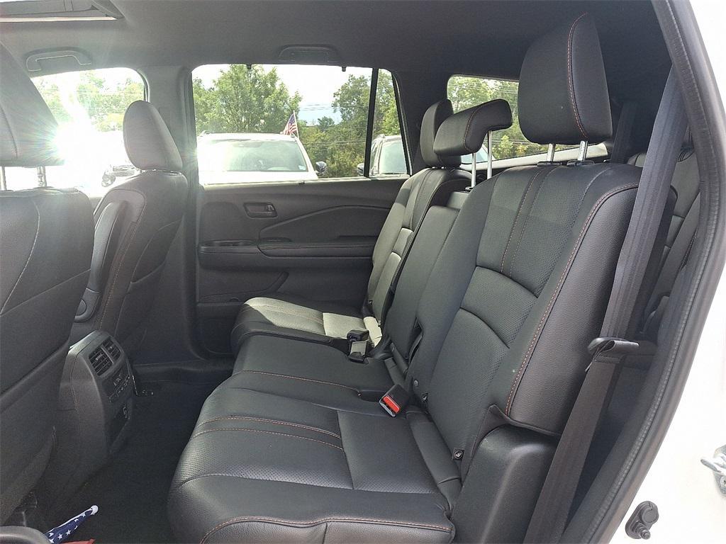 used 2022 Honda Pilot car, priced at $30,995