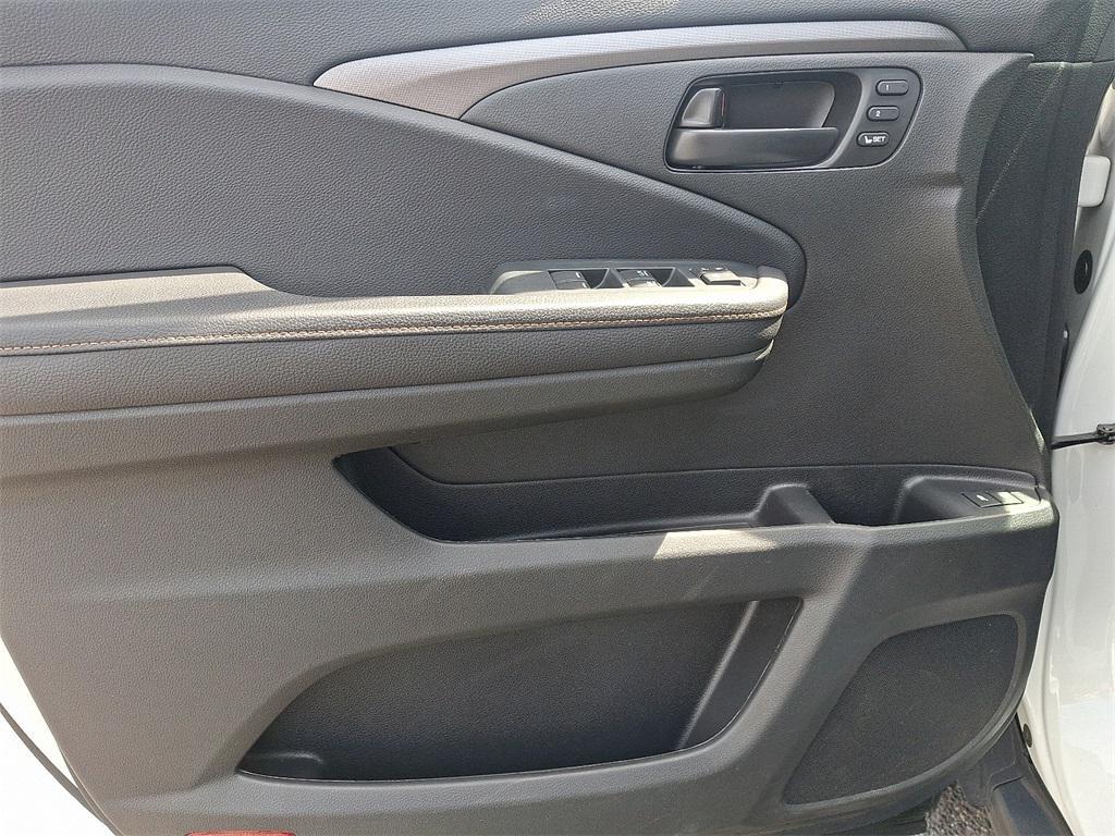 used 2022 Honda Pilot car, priced at $30,995