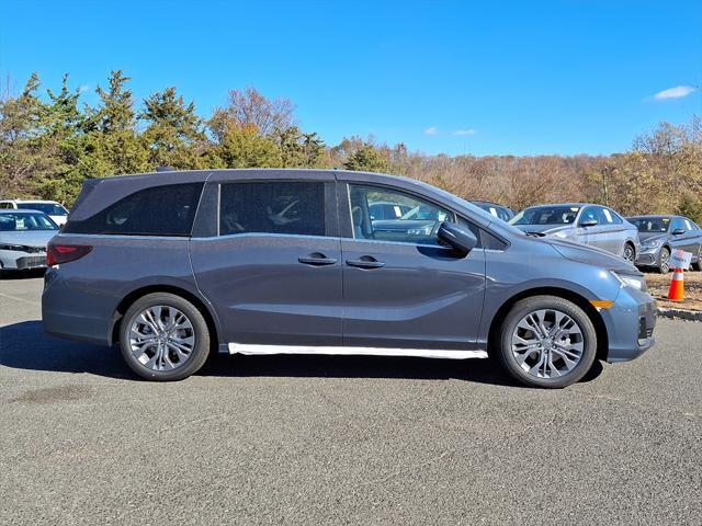 new 2025 Honda Odyssey car, priced at $48,005