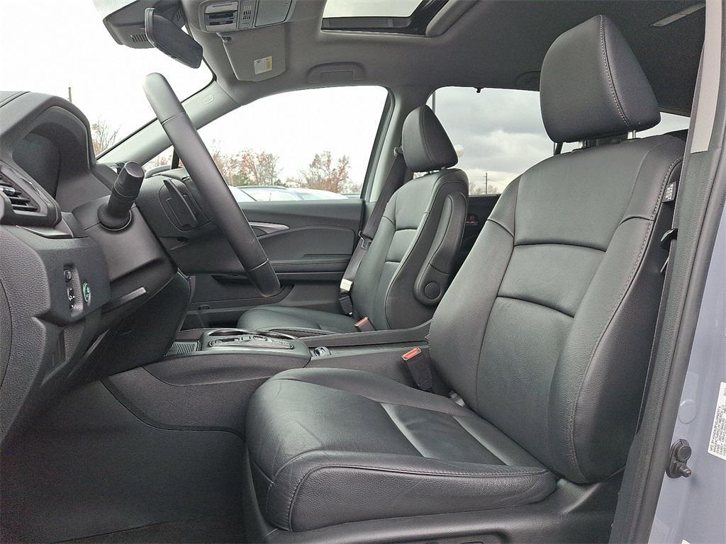 used 2022 Honda Pilot car, priced at $27,995