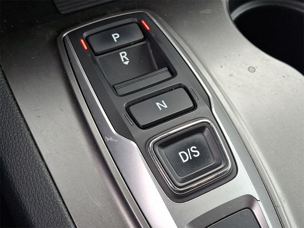 used 2022 Honda Pilot car, priced at $27,995