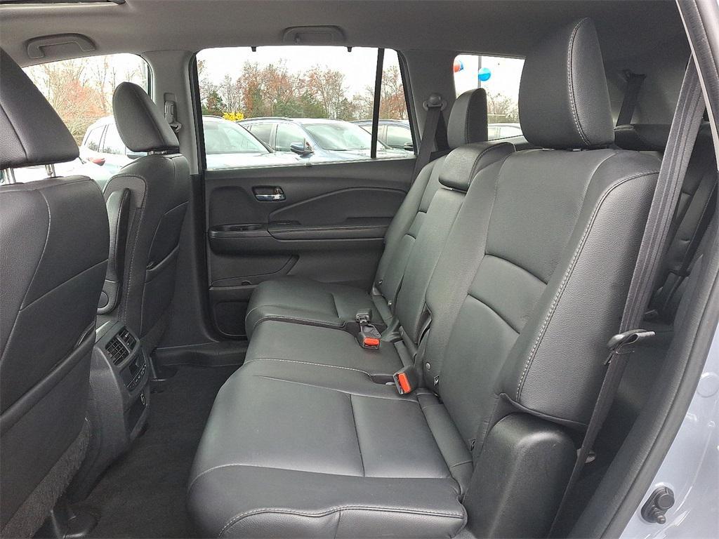 used 2022 Honda Pilot car, priced at $27,995