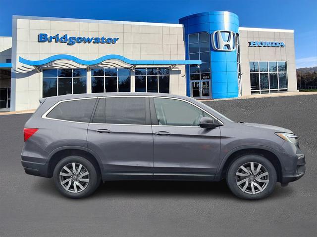 used 2022 Honda Pilot car, priced at $27,995