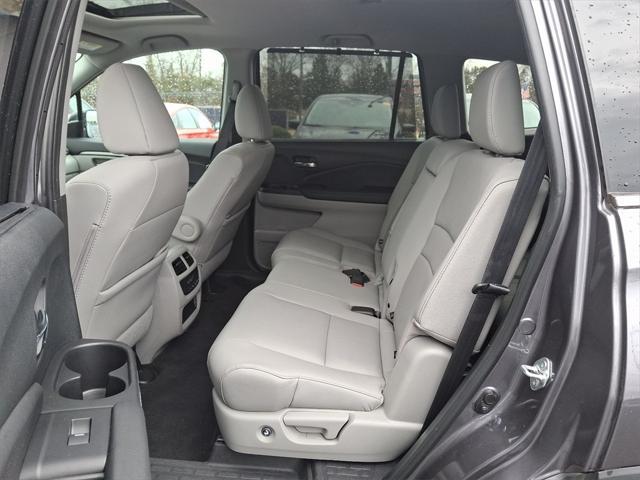 used 2022 Honda Pilot car, priced at $27,995