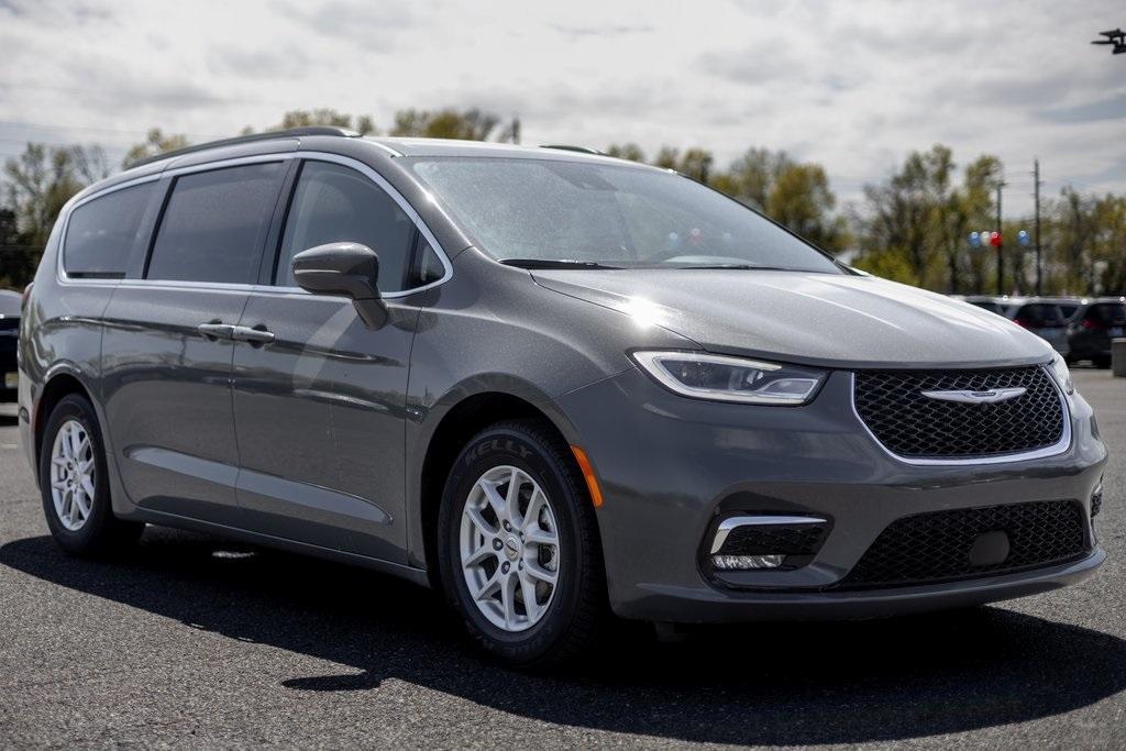 used 2022 Chrysler Pacifica car, priced at $27,950