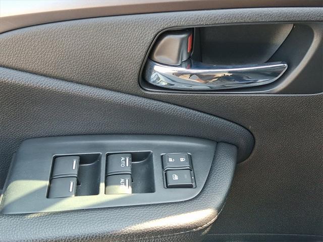 used 2022 Honda Pilot car, priced at $28,995