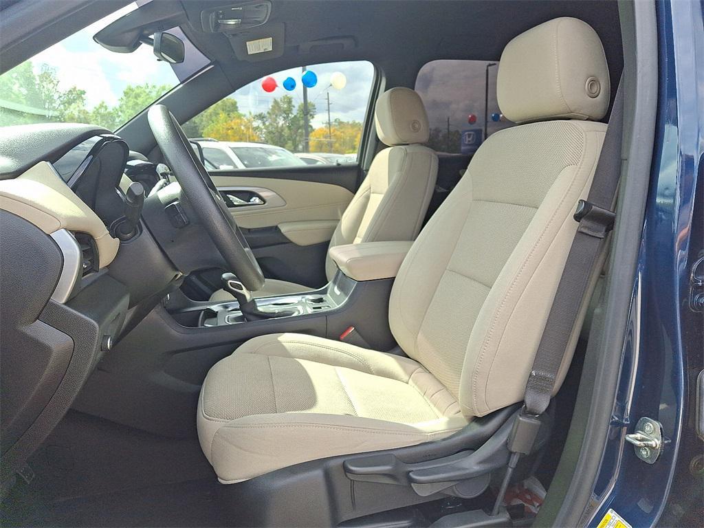 used 2022 Chevrolet Traverse car, priced at $22,995