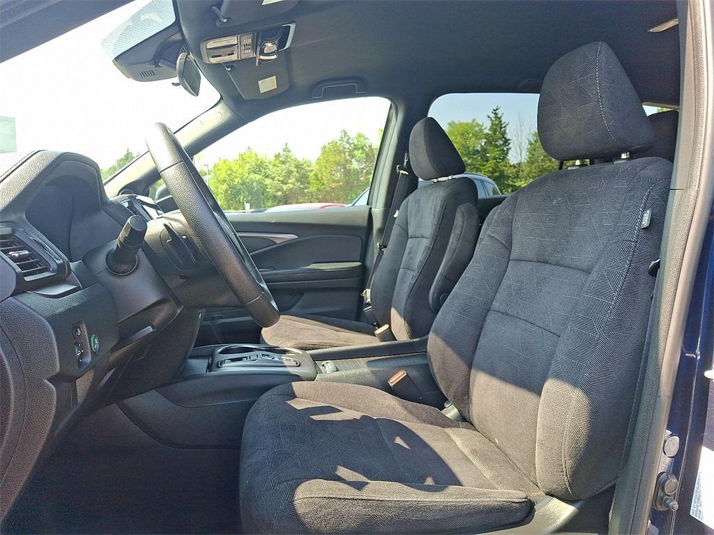 used 2022 Honda Pilot car, priced at $28,995
