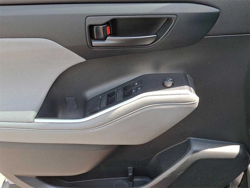 used 2022 Toyota Highlander car, priced at $23,795