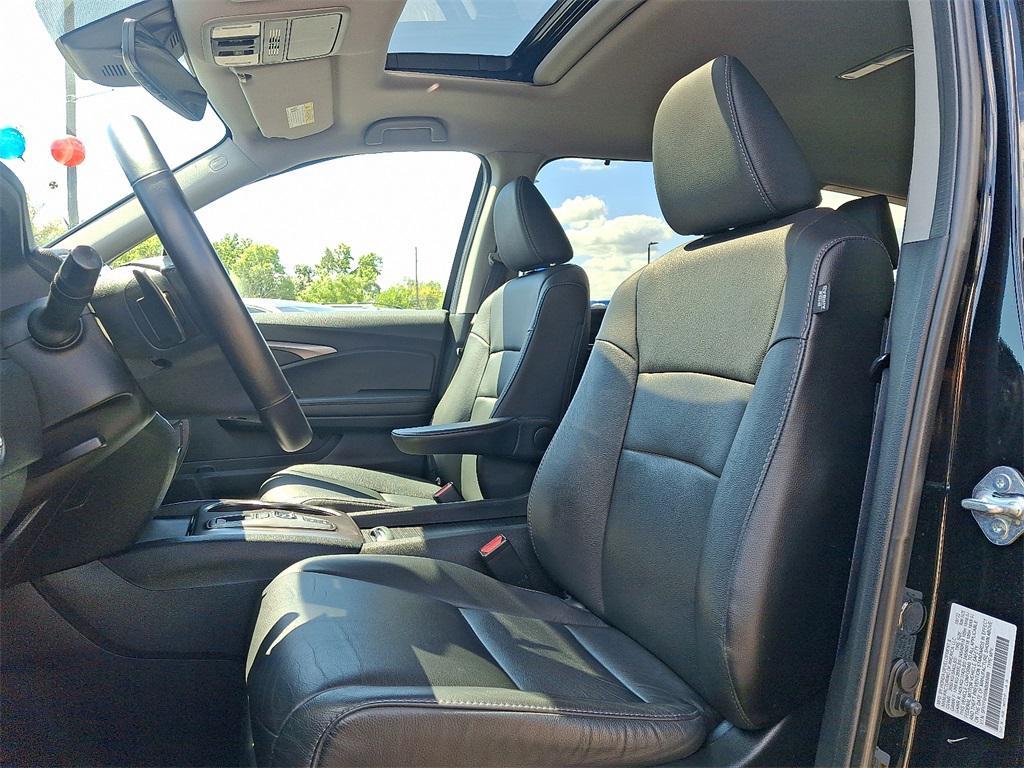 used 2022 Honda Pilot car, priced at $31,595
