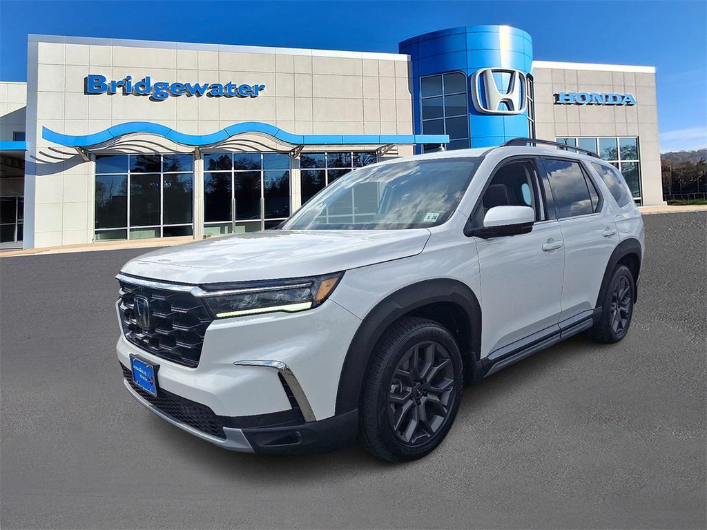 used 2023 Honda Pilot car, priced at $42,595
