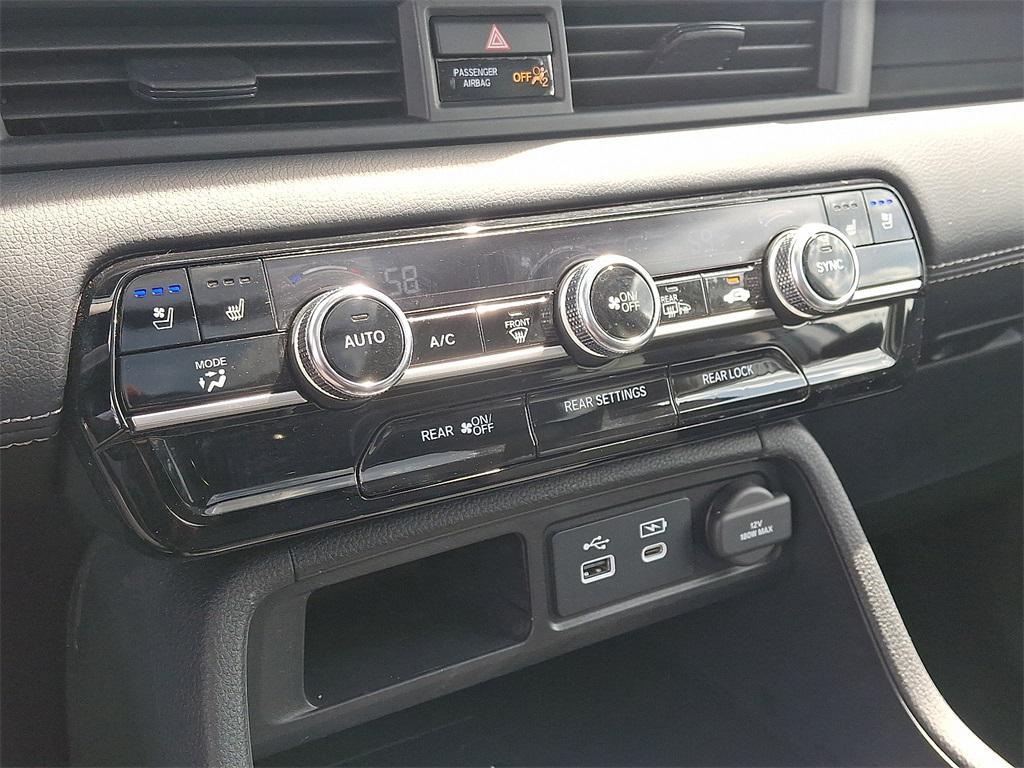 used 2023 Honda Pilot car, priced at $42,595
