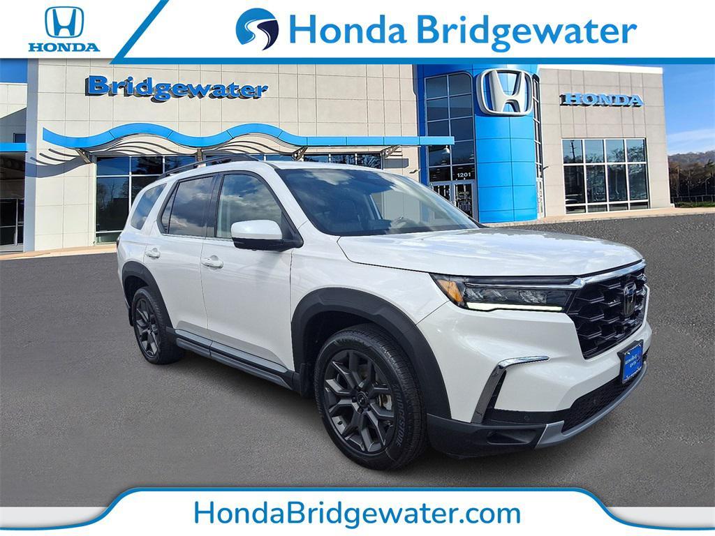 used 2023 Honda Pilot car, priced at $42,595