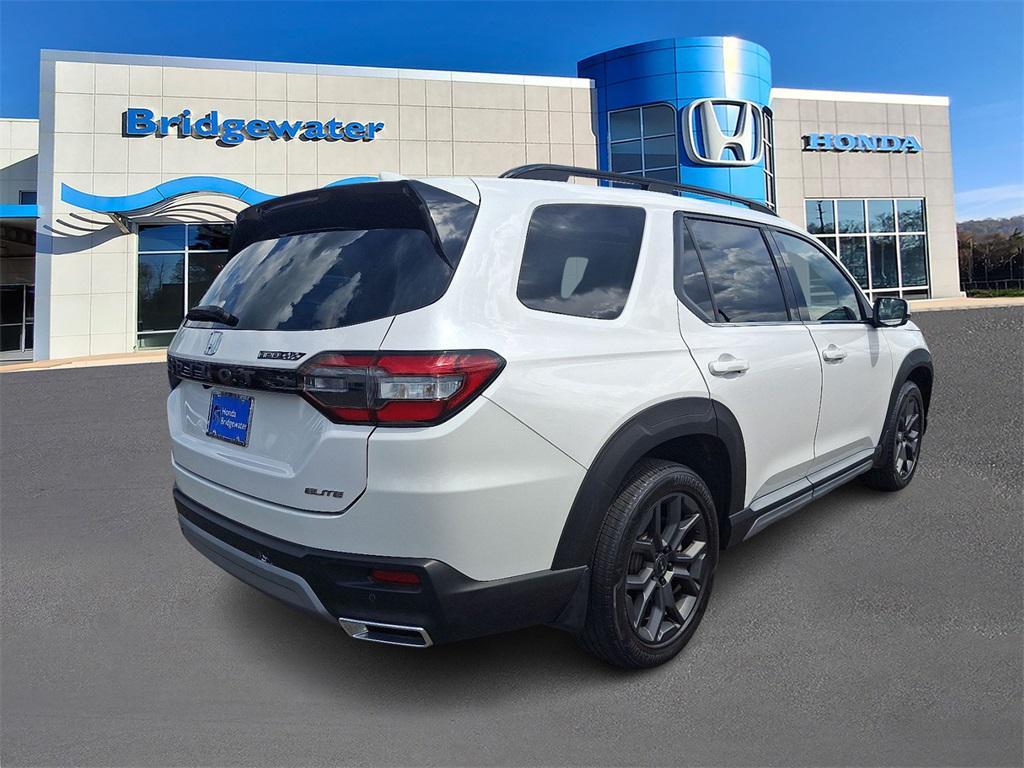 used 2023 Honda Pilot car, priced at $42,595