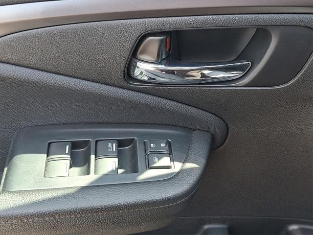 used 2022 Honda Pilot car, priced at $28,995