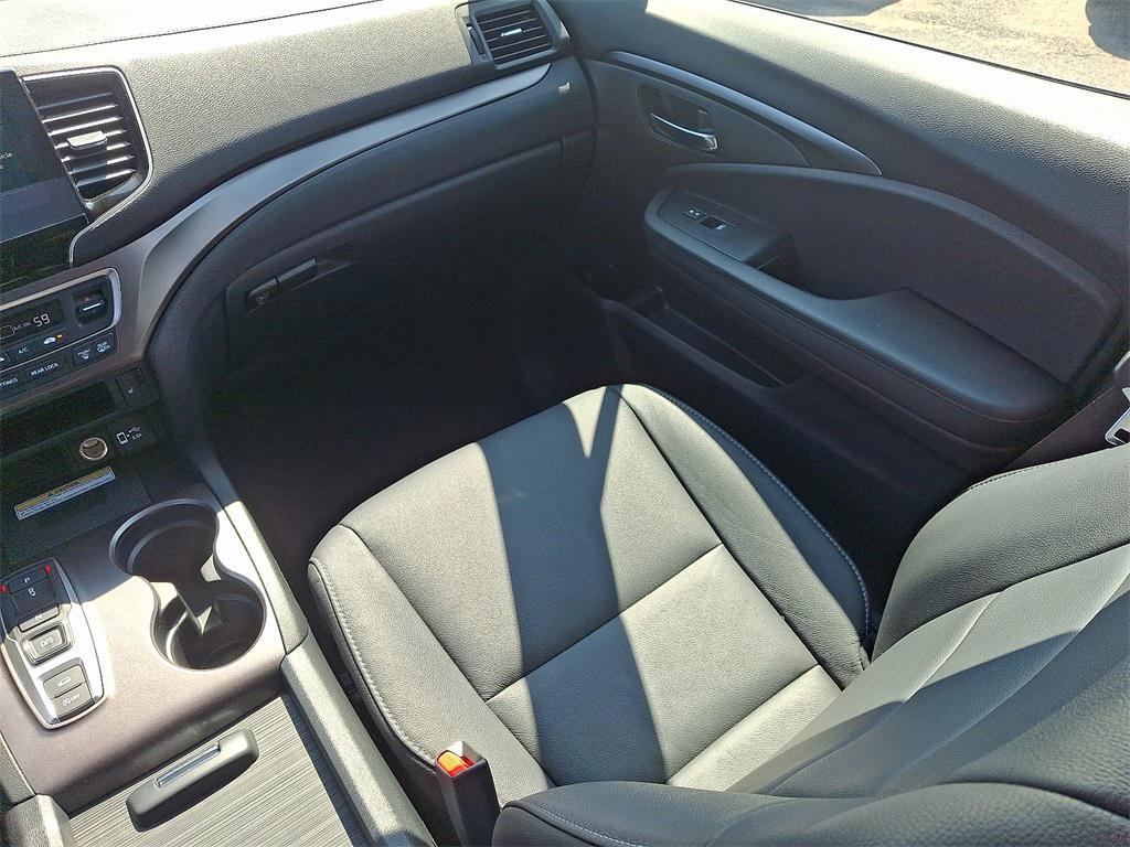 used 2022 Honda Pilot car, priced at $30,995