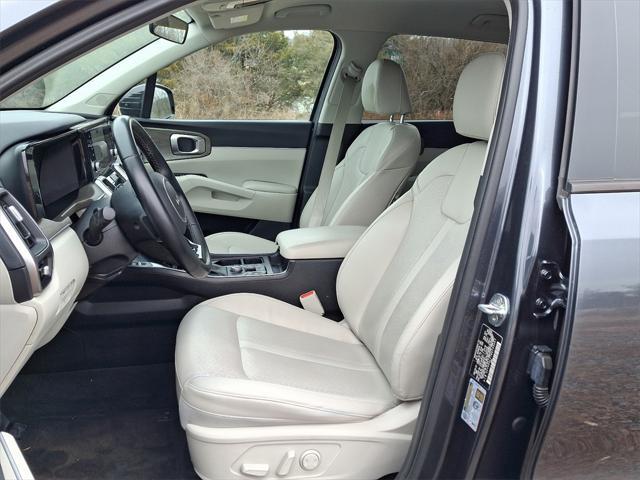 used 2022 Kia Sorento car, priced at $25,595