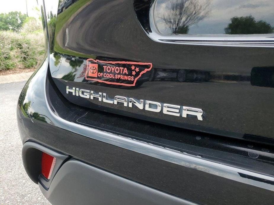 used 2021 Toyota Highlander car, priced at $33,360