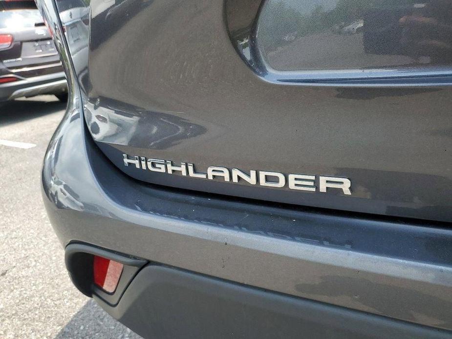 used 2022 Toyota Highlander car, priced at $36,446
