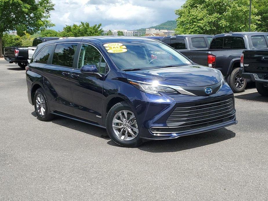 used 2021 Toyota Sienna car, priced at $33,150