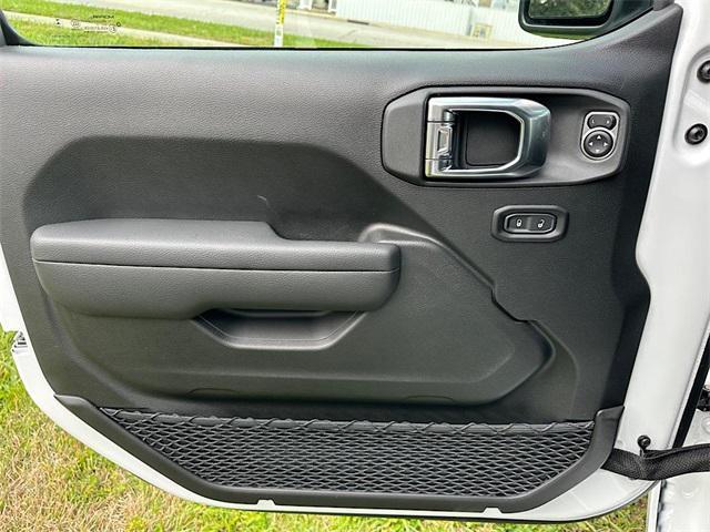 new 2026 Jeep Gladiator car, priced at $48,430