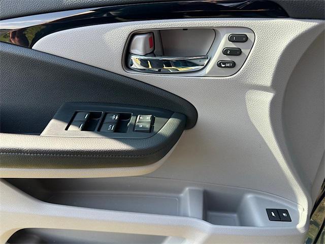 used 2022 Honda Pilot car, priced at $35,295
