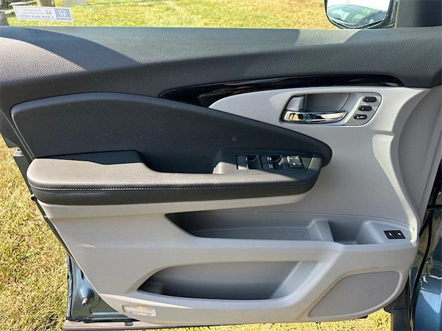 used 2022 Honda Pilot car, priced at $35,295