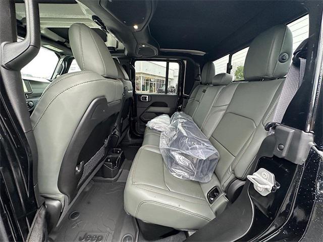 new 2025 Jeep Gladiator car, priced at $54,460
