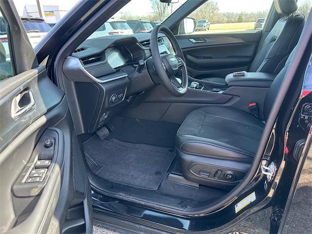new 2025 Jeep Grand Cherokee L car, priced at $39,675