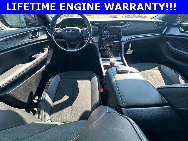 new 2025 Jeep Grand Cherokee car, priced at $44,125