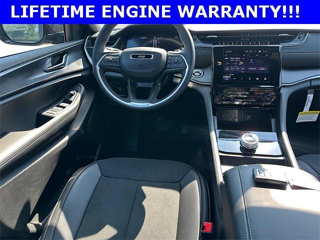 new 2025 Jeep Grand Cherokee car, priced at $44,125