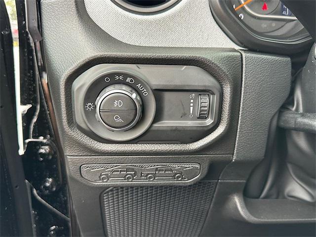 new 2025 Jeep Gladiator car, priced at $45,745