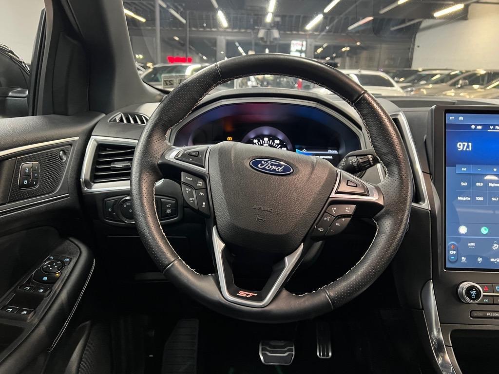 used 2022 Ford Edge car, priced at $28,888