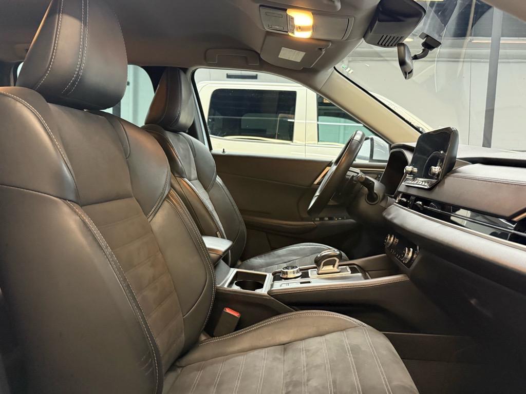 used 2023 Mitsubishi Outlander car, priced at $19,988