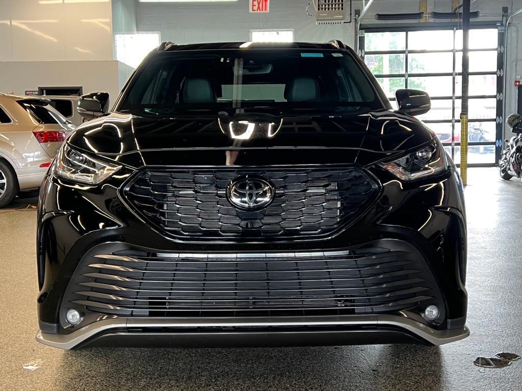 used 2024 Toyota Highlander car, priced at $37,488
